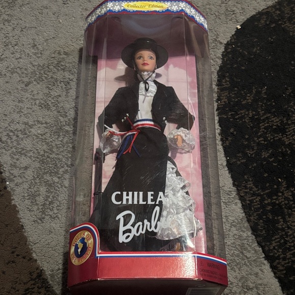Barbie Other - Barbie Collector's Edition in Black and White Attire